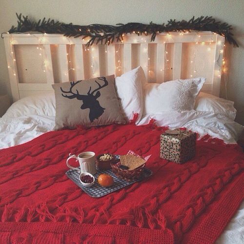 Christmas Stuff: 30 Christmas Bedroom Decorating Ideas on Pinterest
