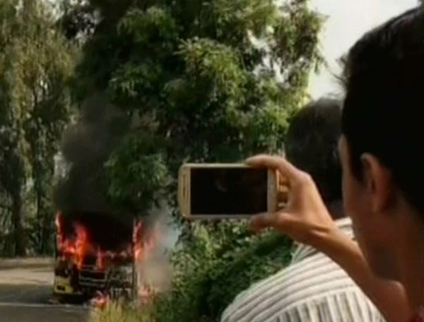 Fire on low floor bus at Thodupuzha, Thodupuzha, Burnt, Passengers, Accident, News, Kerala