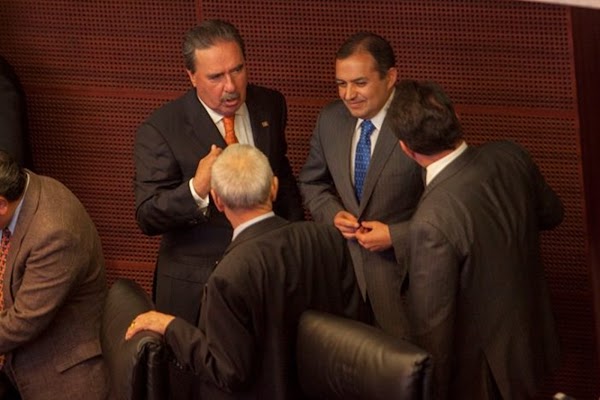 !!!Crisis en el PAN!!!; se acusan de CORRUPTOS y TRAIDORES. !!!Crisis en el PAN!!!; se acusan de CORRUPTOS y TRAIDORES.