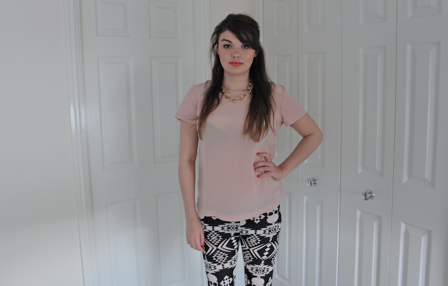 Chain Necklace and Skull Print Leggings