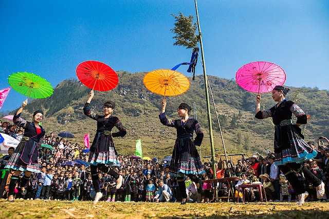 2.  Lễ hội Gầu Tào của người Mông Hà Giang