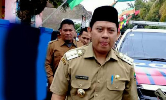 Bupati Cianjur yang Serukan Warga Pilih Jokowi Kena OTT KPK Bupati Cianjur yang Serukan Warga Pilih Jokowi Kena OTT KPK