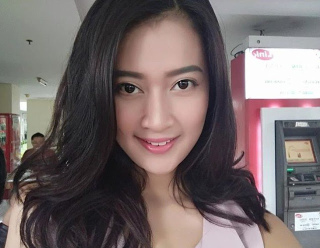 Nika Indah (Farida) Nika Indah (Farida)
