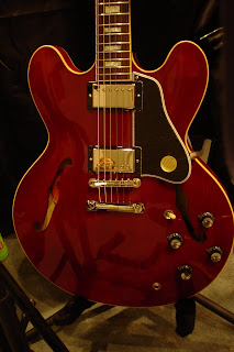 imagen de guitarra electrica-gibson E335
