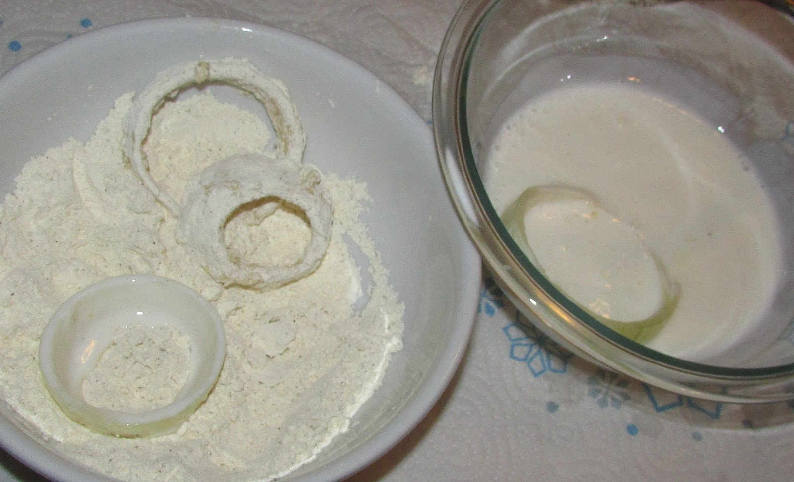 Southernstep Reviews Fried Chicken, Onion Rings and Potato Wedges with