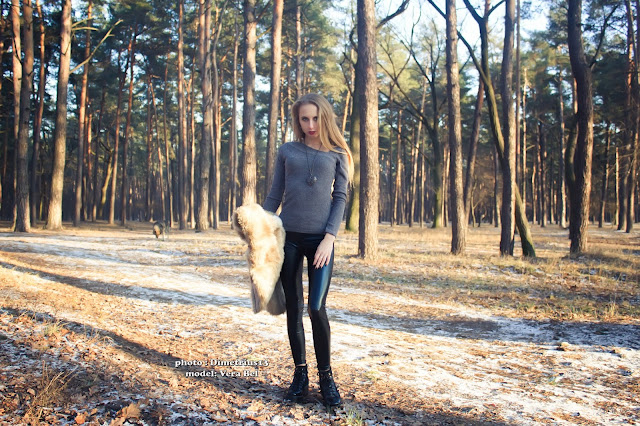 Rosewholesale: Skew Collar Long Sleeves Sweater & Gilding Faux Leather Leggings