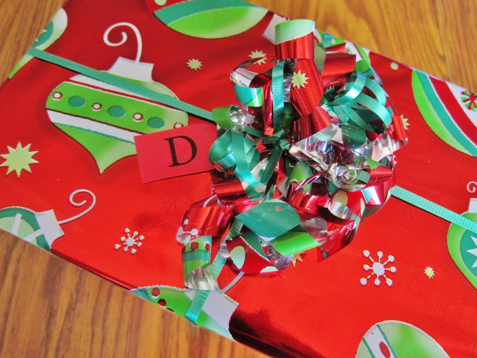 Chelsea's: Wrapping Paper Bow