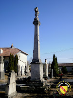 Vitrey - Croix monumentale du cimetière