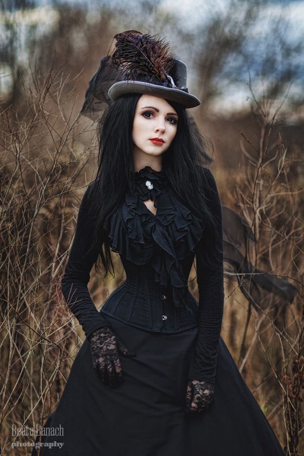 Steampunk Fashion Guide: Gothic Victorian Elegance