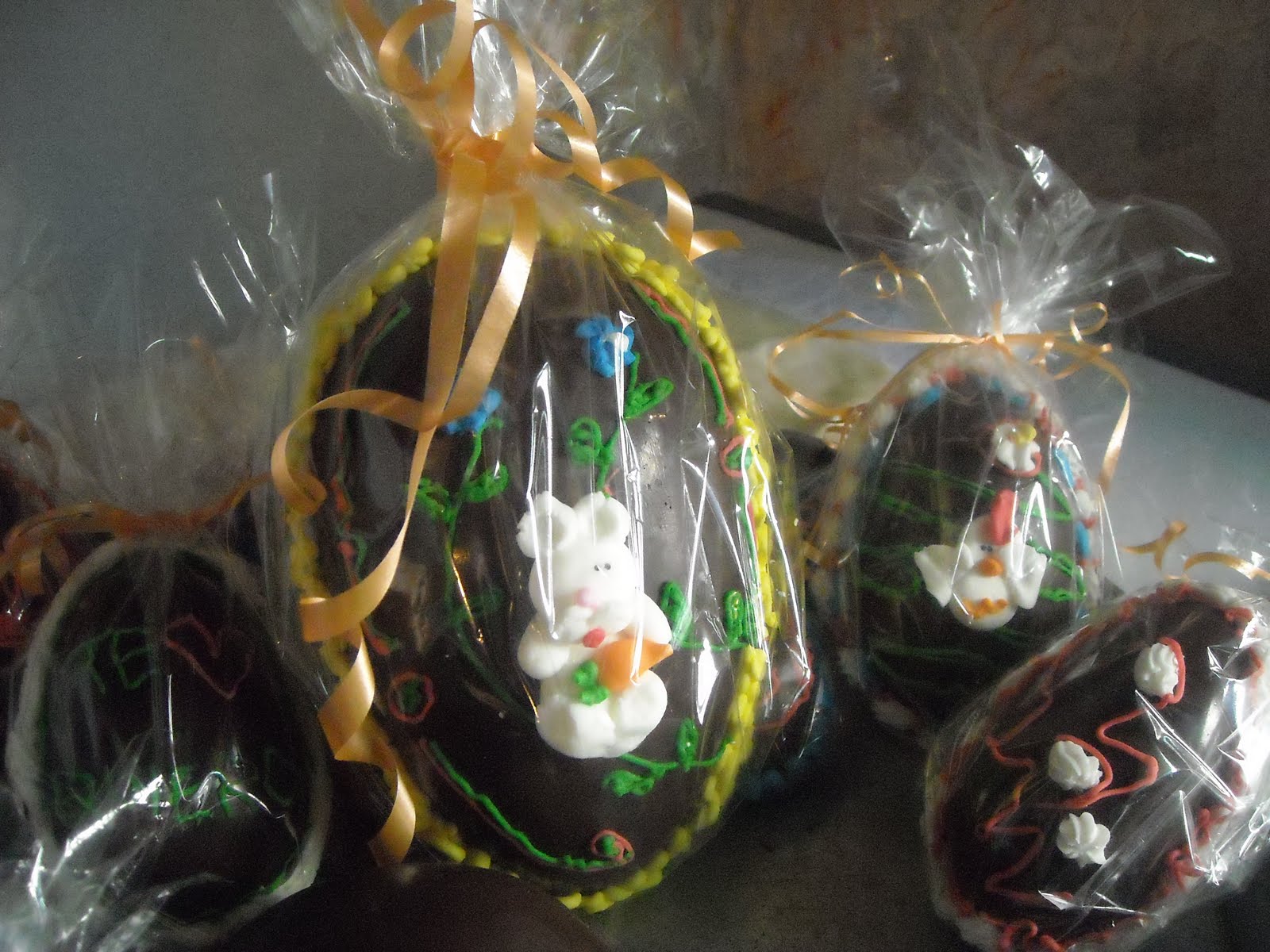 hecho por tilcara: conejo de pascua para colocar los huevos de chocolate