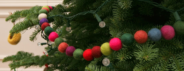 Without A Doubt: A Pinterest Christmas: Felt Ball Garland