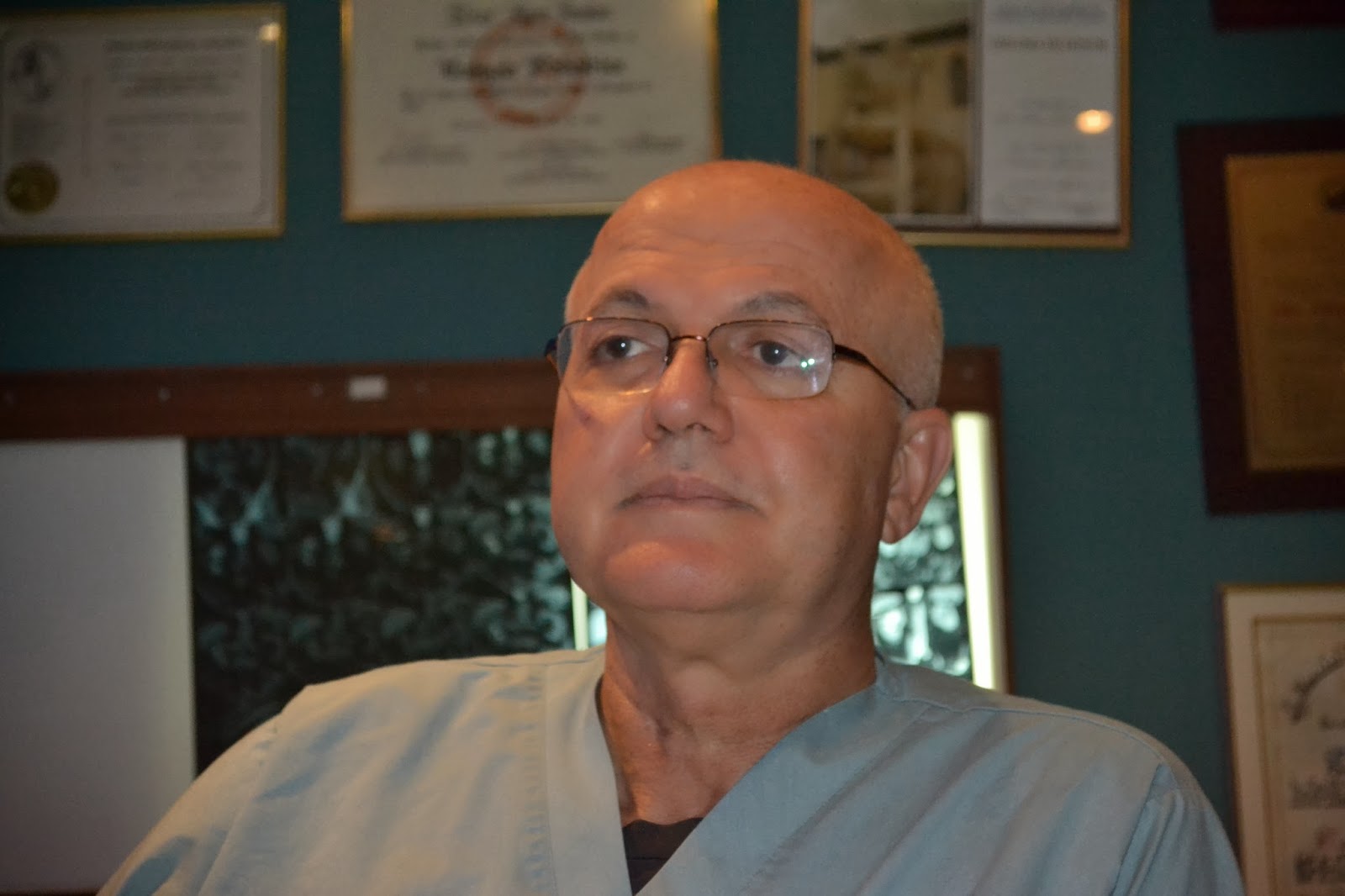 Dr. Elias Mora Kumboz octubre 2013