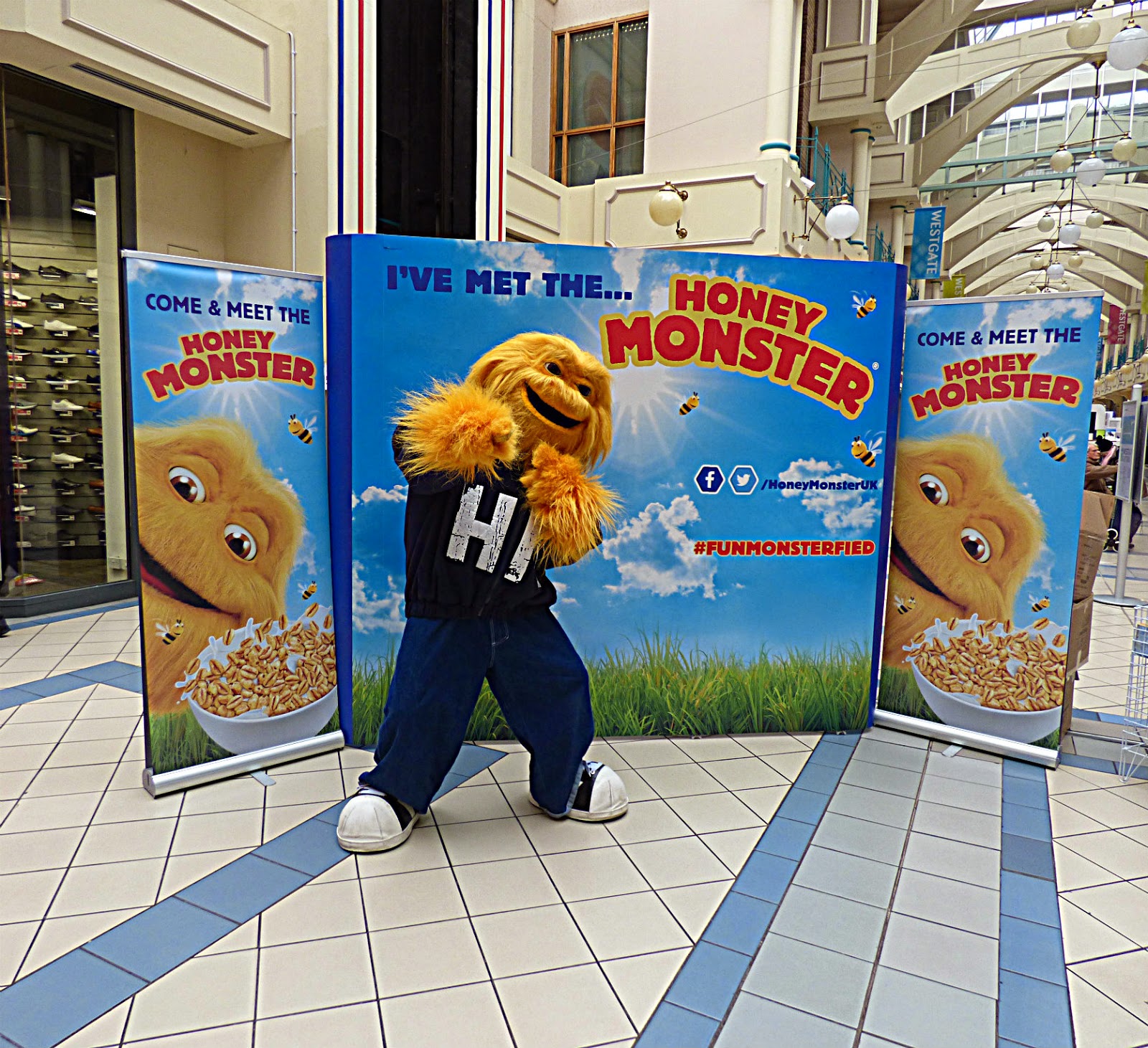 Chez Maximka Meeting the Honey Monster