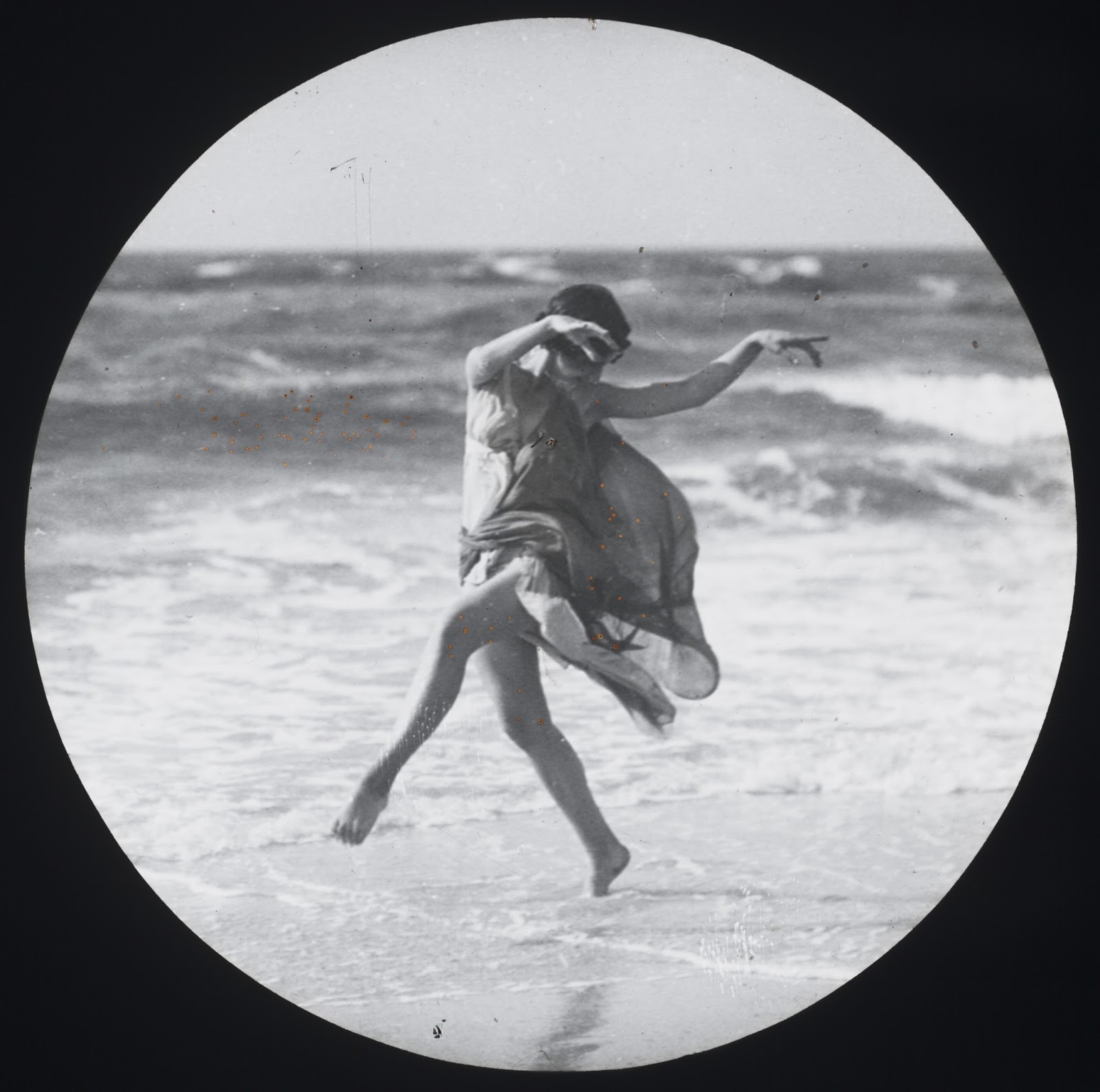 The legend of Isadora Duncan: Anna Duncan dancing on the beach ( Long ...