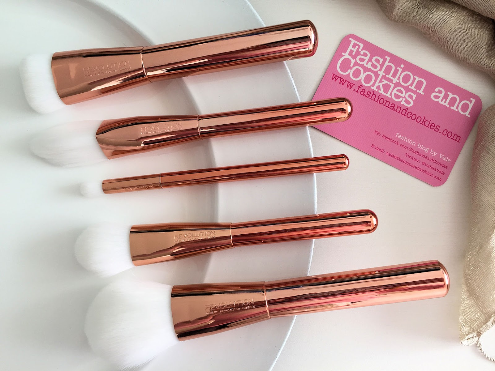 Makeup Revolution Ultra Metals Revolution makeup brushes review on Fashion and Cookies beauty blog, beauty blogger