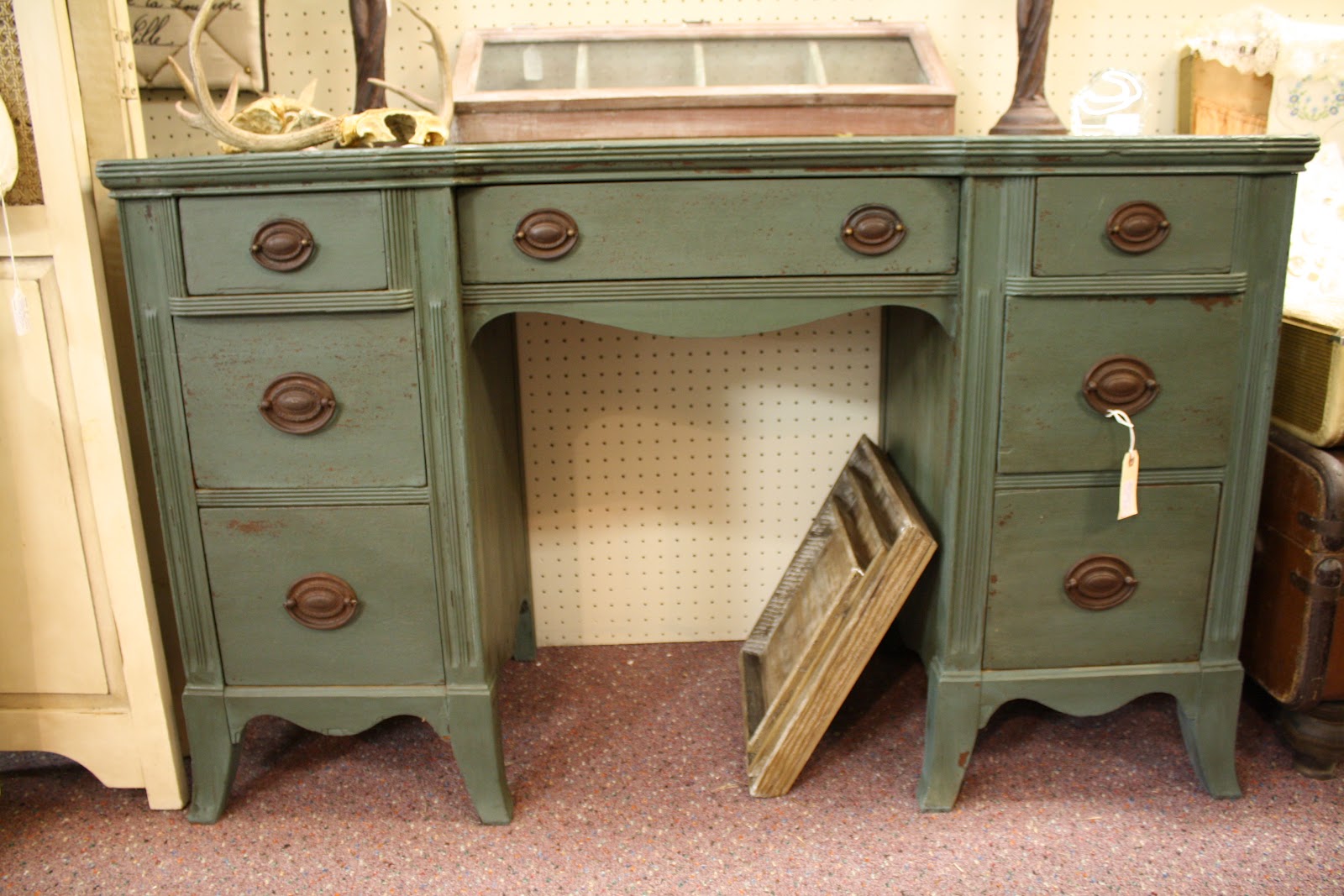 Cameo Bliss Designs Part OneMilk Paint vs Chalk Paint vs Latex