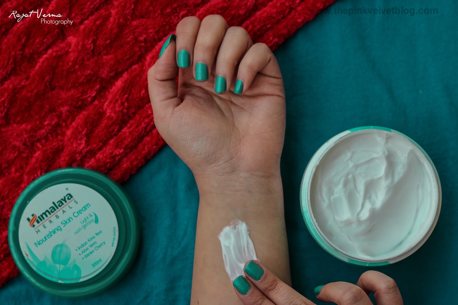 Himalaya Light and Non-Greasy Nourishing Skin Cream - Winter Care Himalaya Light and Non-Greasy Nourishing Skin Cream - Winter Care