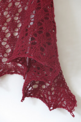 handknit lace shawl edging