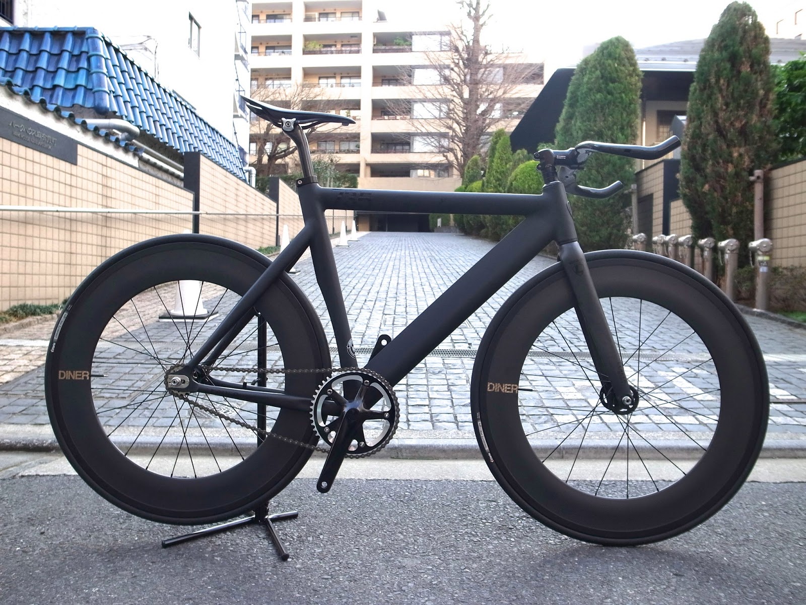 ピストバイク マットブラック 前後カーボンリム ピストバイク マット