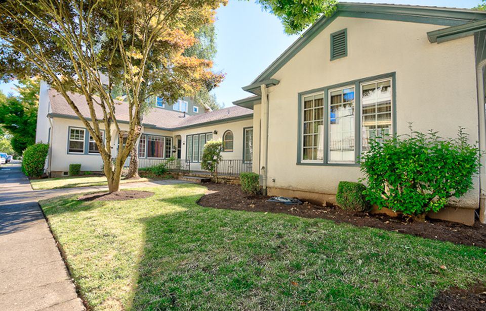 ABT UNK Those Places Thursday Ainslie Court Apartments in Portland