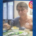 Almoçando no hospital, Bolsonaro agradece orações pela sua recuperação