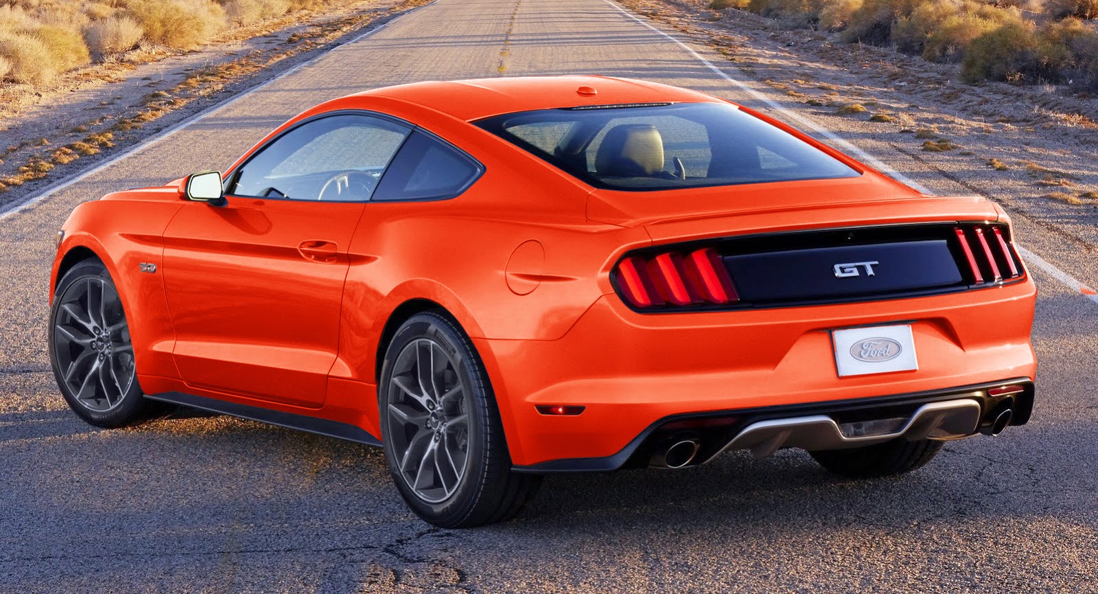Ford Mustang оранжевый