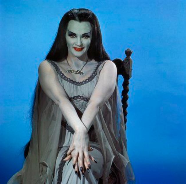 Amazing Color Photos of Yvonne De Carlo as Lily Munster in the Hit