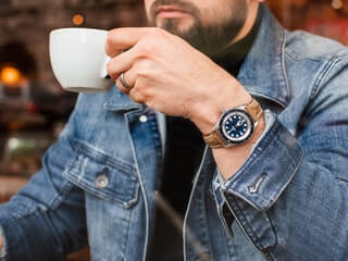 صفات رجل الميزان في الحب والغيرة