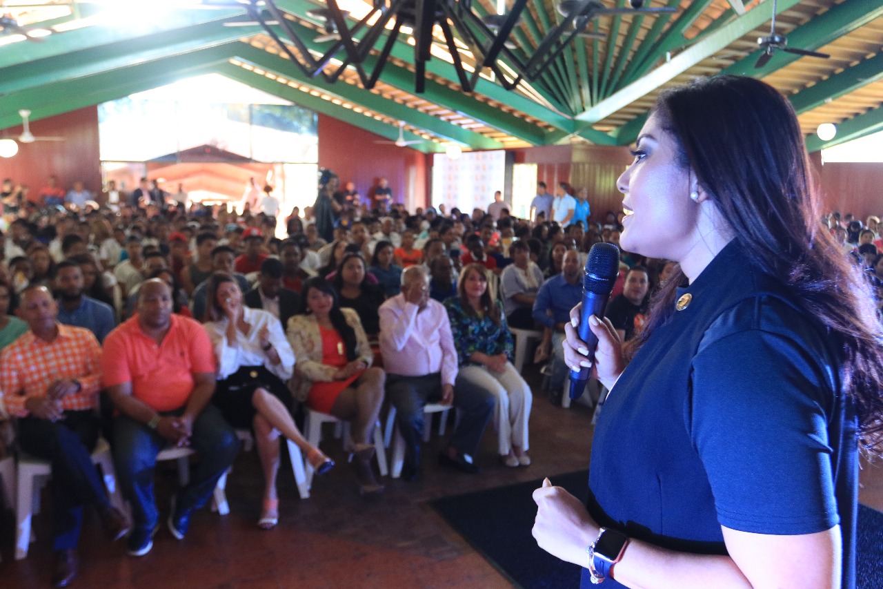 ministerio de la juventud orienta jóvenes sobre embarazos en