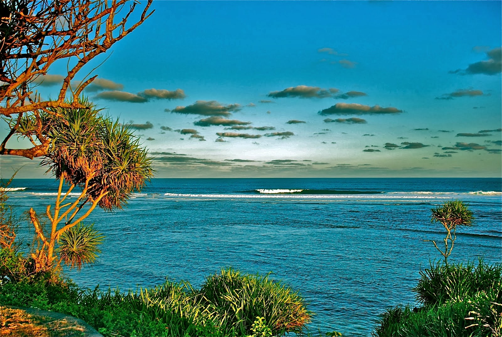 Wisata Pantai kuta di Bali yang sangat Mempesona. RESPECTOR