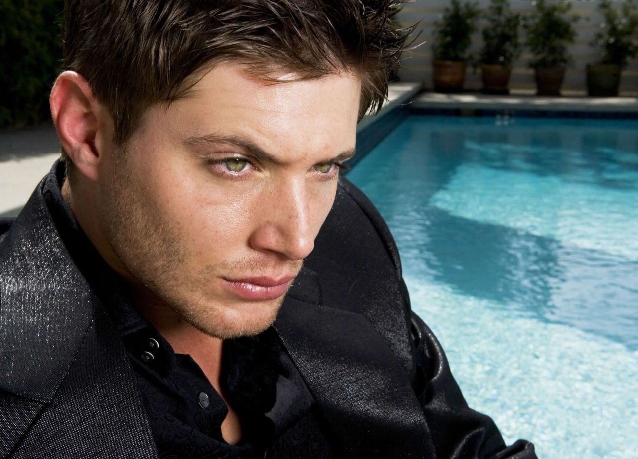 http://4.bp.blogspot.com/-sAwsY7mgU1k/UAwp9Ac3WvI/AAAAAAAAP50/sELznzf62CI/s1600/49921_Papel-de-Parede-Jensen-Ackles_1280x960.jpg