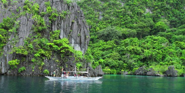 Island hopping off El Nido is a total fun packed water adventure trip