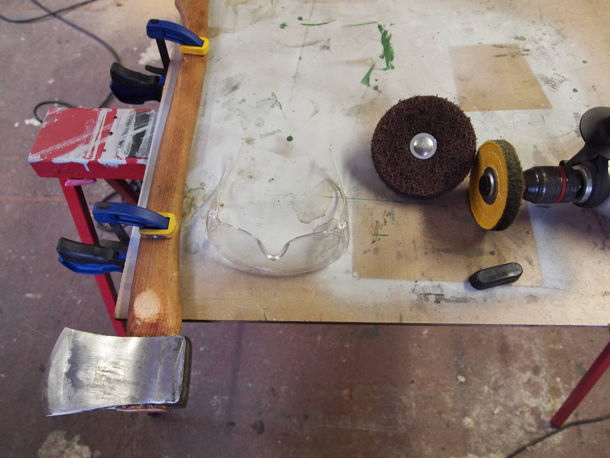 The wandering axeman Repairing chipped edges