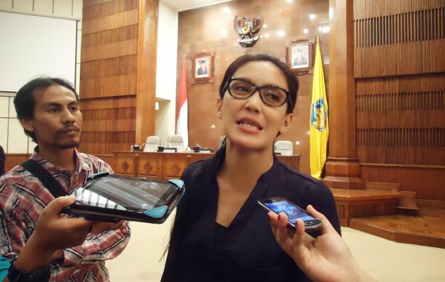 Bahas Nasib Buruh, Gubernur Bali Diinterupsi Rieke Dyah