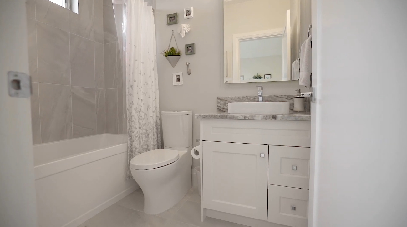 36 Photos vs. 15911 39A Avenue, South Surrey, BC - Sotheby's International Realty Canada - Luxury Home & Interior Design Video Tour