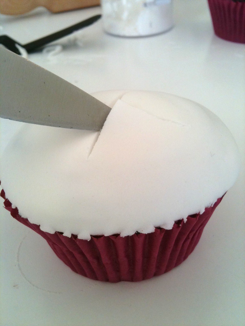 Dr Cupcake and Miss Macaron: Hatching chicken cupcakes for Easter