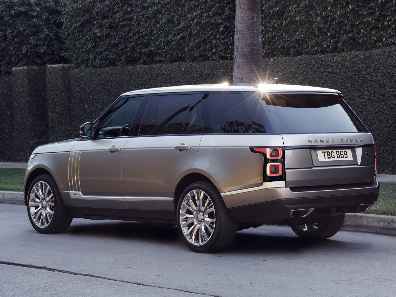 Range Rover SVAutobiography 2018 revelado nos EUA