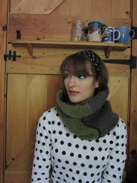 Hand-knitted, color blocked wool cowl. Talking about knitting and the importance of having stress free, no-agenda hobbies on Young Yankee Lady.