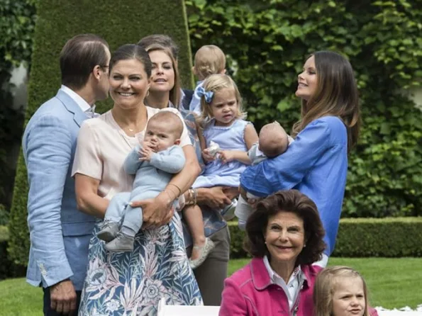 King Carl Gustaf, Queen Silvia, Crown Princess Victoria, Prince Daniel, Princess Estelle, Prince Oscar, Princess Madeleine, Christopher O'Neil, Princess Leonore, Prince Nicolas, Prince Carl Philip, Princess Sofia, Prince Alexander