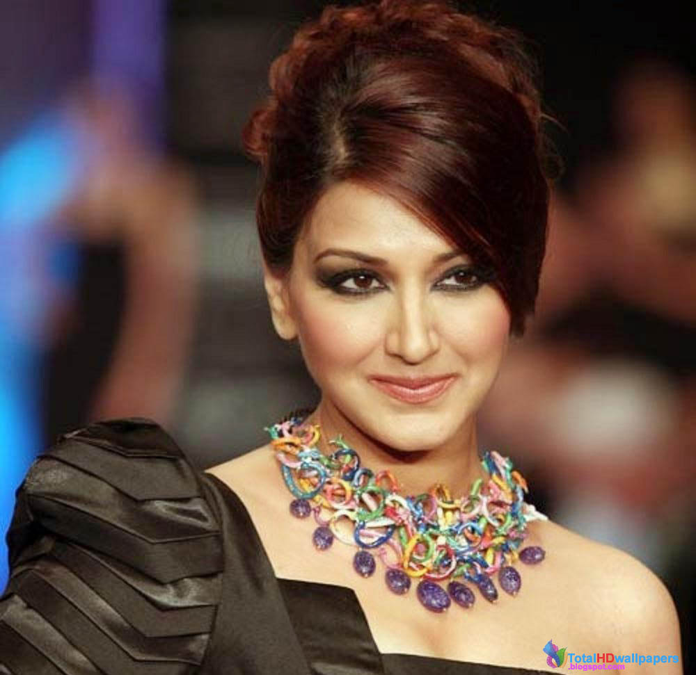 Bollywood Actress High Quality Wallpapers: Sonali Bendre HD Wallpapers