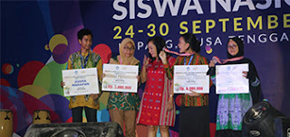 Luci Intan Sari Siswi SMA Muhammadiyah 1 Metro Raih Medali Emas Ajang FLS2N
