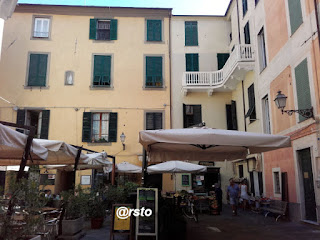 Albenga piazza delle Erbe