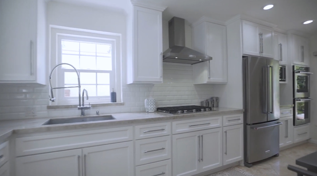 Interior Design vs. 10618 Lindbrook Dr, Los Angeles Luxury Home Tour