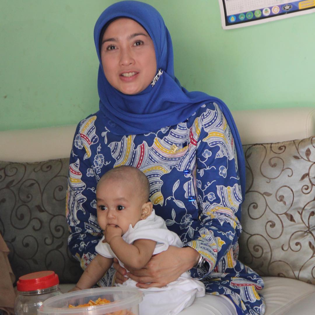 Biodata Lengkap Artis Desy Ratnasari Yang Saat Ini Banting Setir Ke