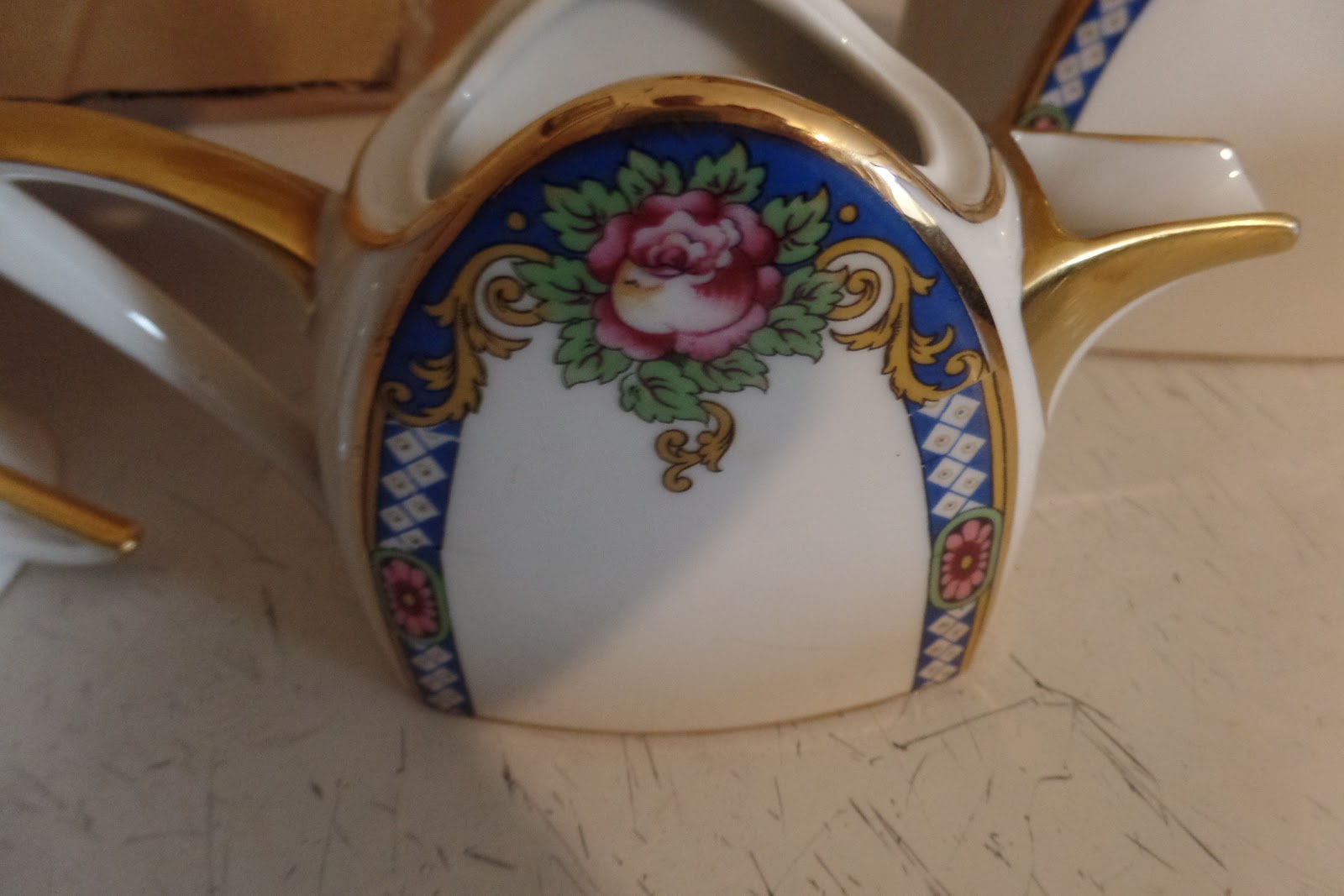 PORCELAINES DE LIMOGES -FAIENCES DE SARREGUEMINES ET AUTRES calogilou