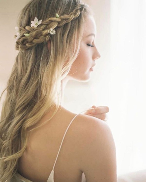 Brautfrisuren für deine Sommer-Hochzeit