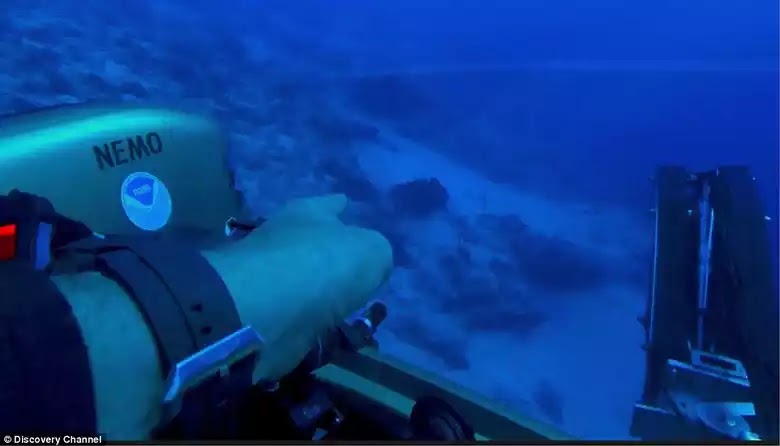 Ένας κυνηγός θησαυρών από το κανάλι Discovery λέει για ένα τεράστιο αντικείμενο στον βυθό του τριγώνου των Βερμούδων Ένας κυνηγός θησαυρών από το κανάλι Discovery λέει για ένα τεράστιο αντικείμενο στον βυθό του τριγώνου των Βερμούδων