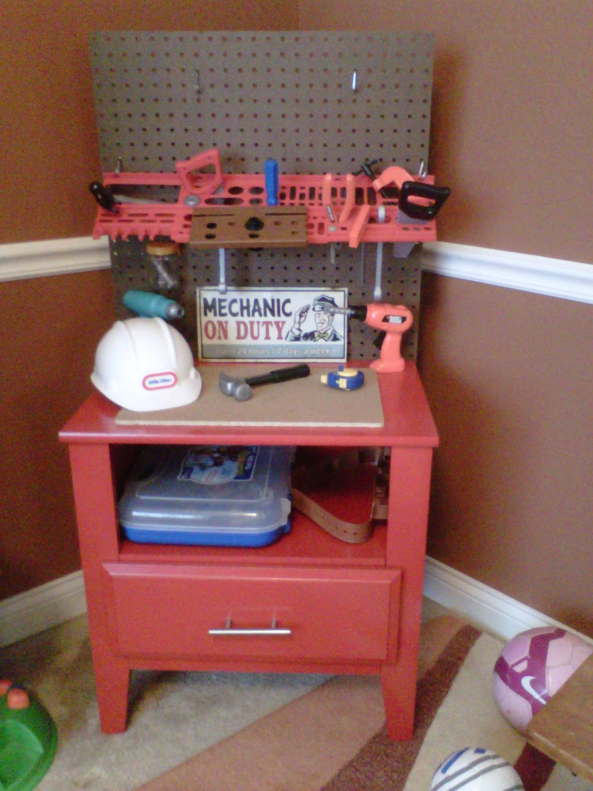 MelooLaLa DIY child workbench