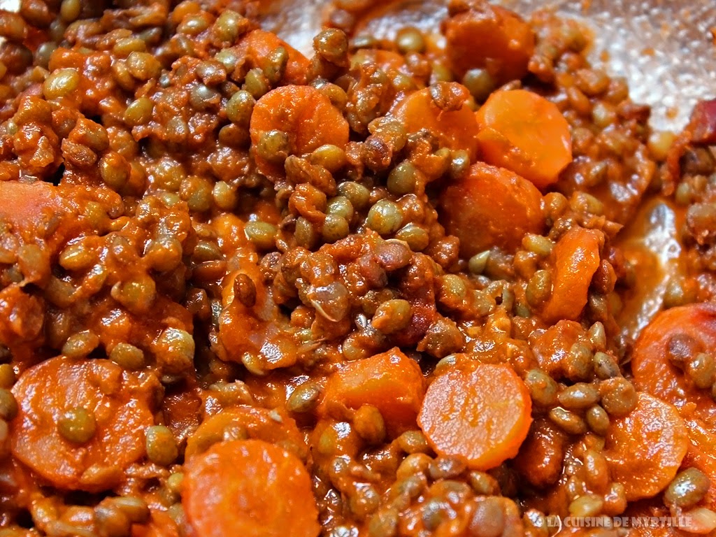 Voir la recette : ragoût de lentilles vertes du Puy au coulis de tomates, carottes et lardons