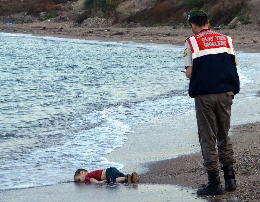 #7 Alan Kurdi, Nilüfer Demir, 2015 - Top 100 Of The Most Influential Photos Of All Time #7 Alan Kurdi, Nilüfer Demir, 2015 - Top 100 Of The Most Influential Photos Of All Time